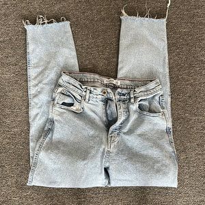 PULL & BEAR HI RISE STRAIGHT RAW HEM LEG JEANS in acid wash